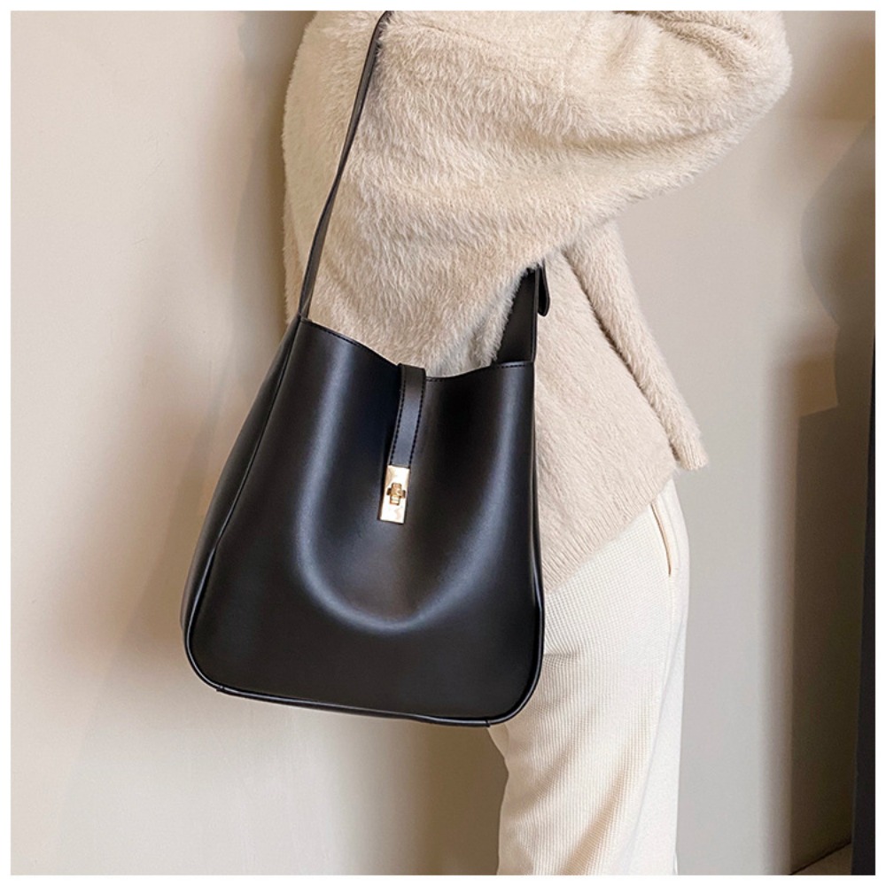 Retro Style Womens Leather Shoulder Bag - Luxury Designer Handbag for Winter