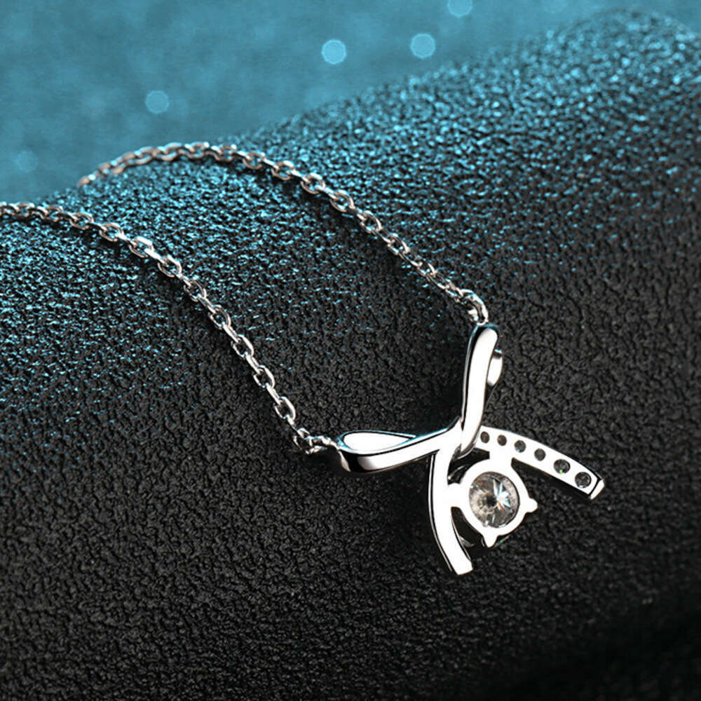 DHCollections-- 2020 New Model S Pure Sier Four-Prong Women's 50 Moissanite Bow Necklace Simulated Dia Collarbone Chain