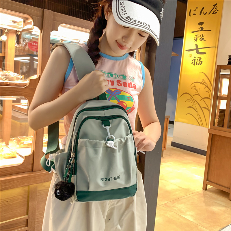 Autumn Travel Study Small Backpack for Girls, Lightweight Outdoor Water-Resistant Crossbody Bag, Can Hold iPad