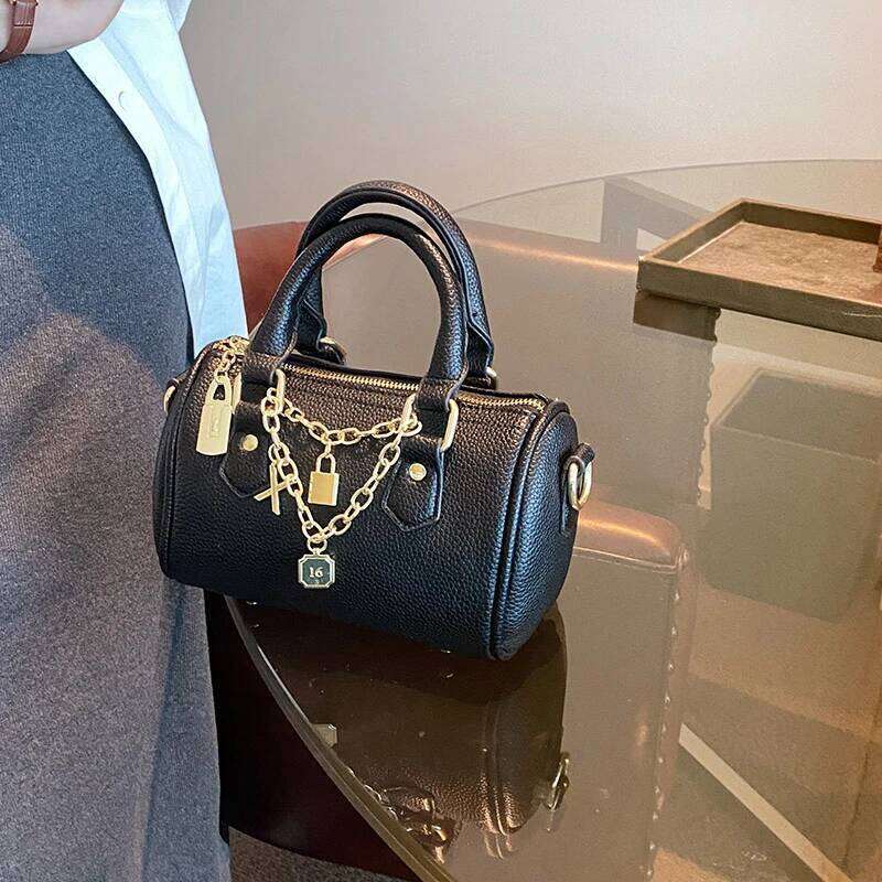 Designer bag Popular Women's Shoulder Bag In Leather, Convertible To Crossbody Messenger, Elegant Classic Design Handbag For Ladies