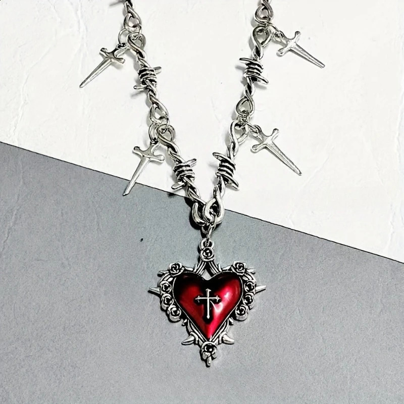 Gothic Punk Style Thorn Wrapped Cross Heart Pendant Necklace Womens Personalized Trendy Accessories Jewelry 251023