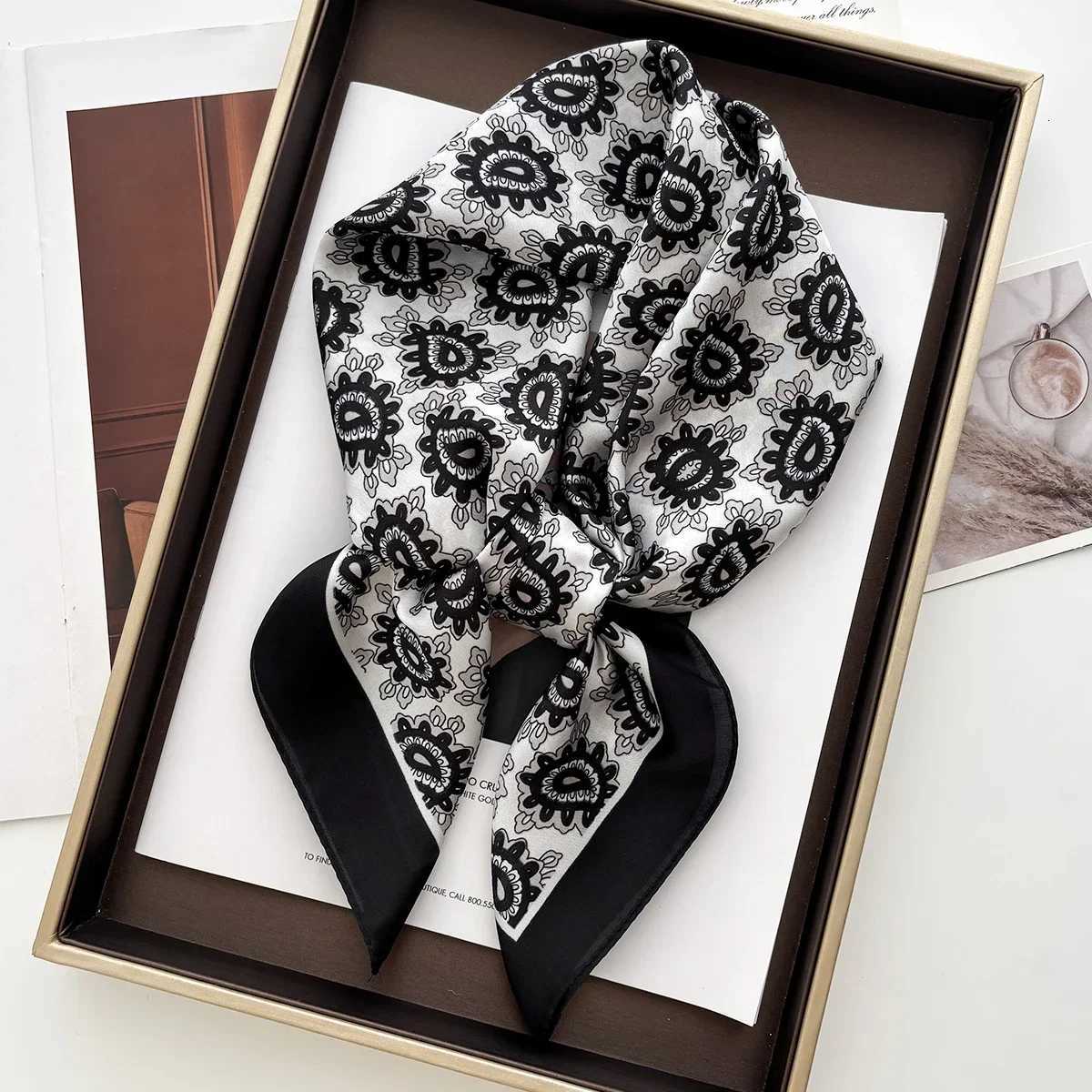 Elegant ral Print Square Scarf Wen Soft Satin Horse Haiand Neckerchief Off Hijab band Foard Bag Ribbons Gift Y251024