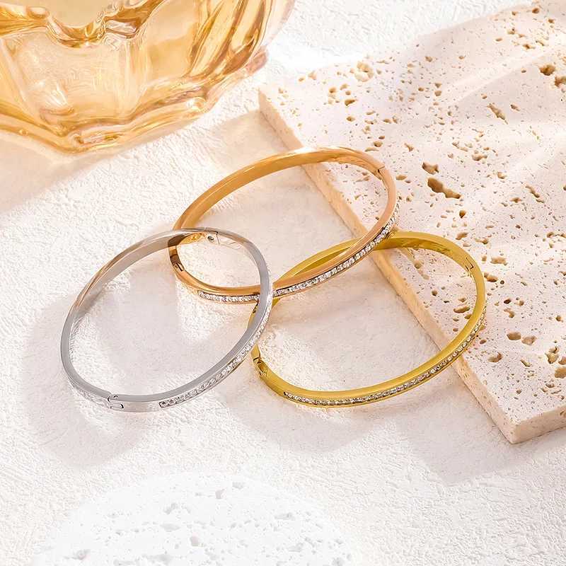 Htpwe Stainless Steel Zirconium Embossed Bracelet Set For Women 18k Gold Plated Couple Holiday Gift Bracelet Party Daily JewelryW251024