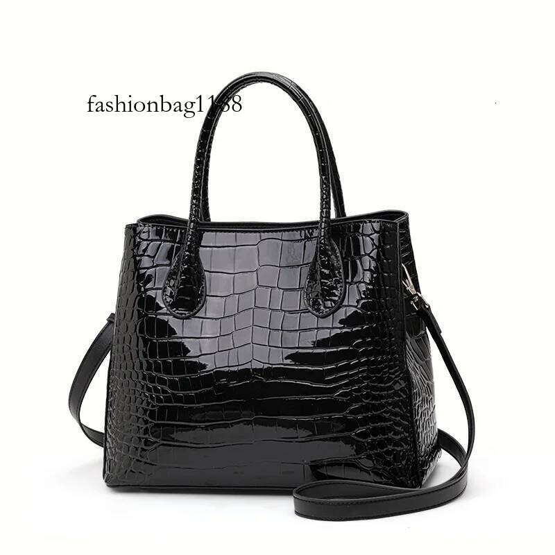 Aidrani new in genuine leather handbag high-capacity fashion crocodile pattern brands cowhide bag