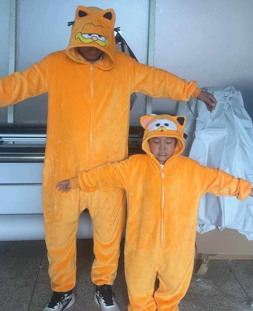Flannel cartoon animal one-piece pajamas - Garfield cat - Men's and women's dinosaur-themed couple home clothesC250928