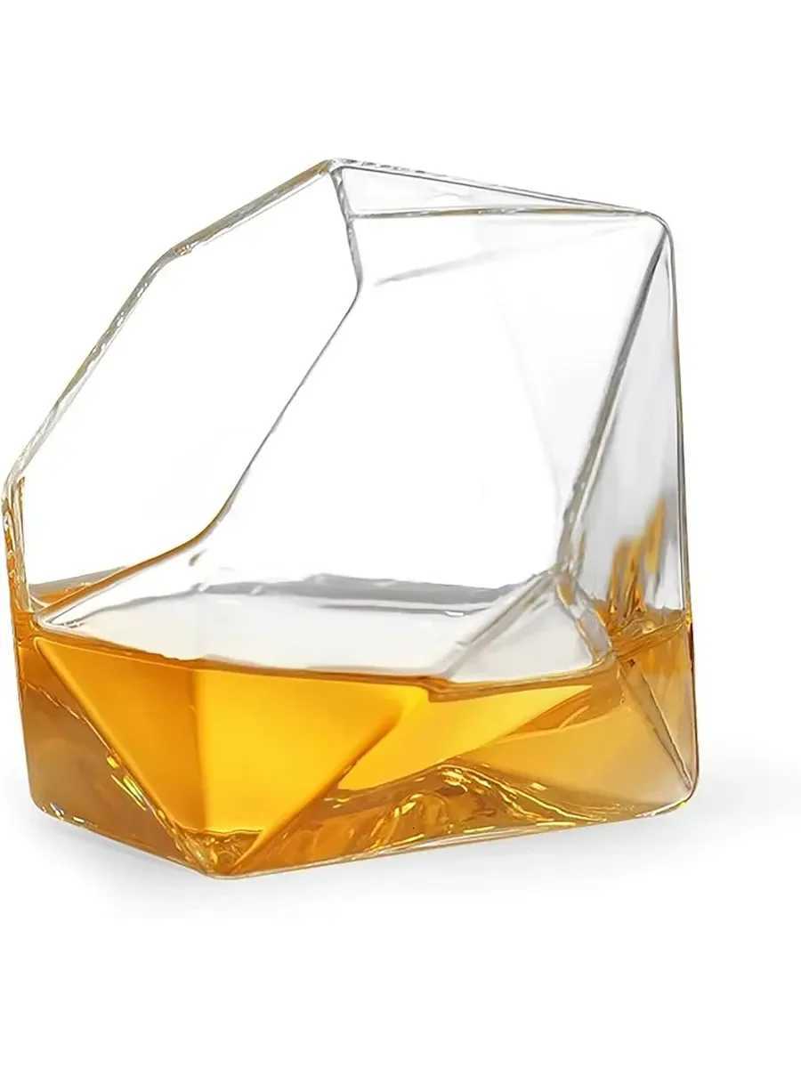 750ML Diamond Shaped Whiskey Decanter with 4 Diamond es and Beautif Mahogany Wooden Holder Y251024