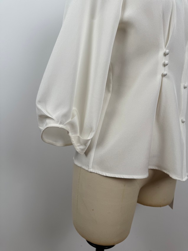 Simple, Sophisticated, Elegant, Light Luxury Silk Blouse with Waist Cinching JYS11016