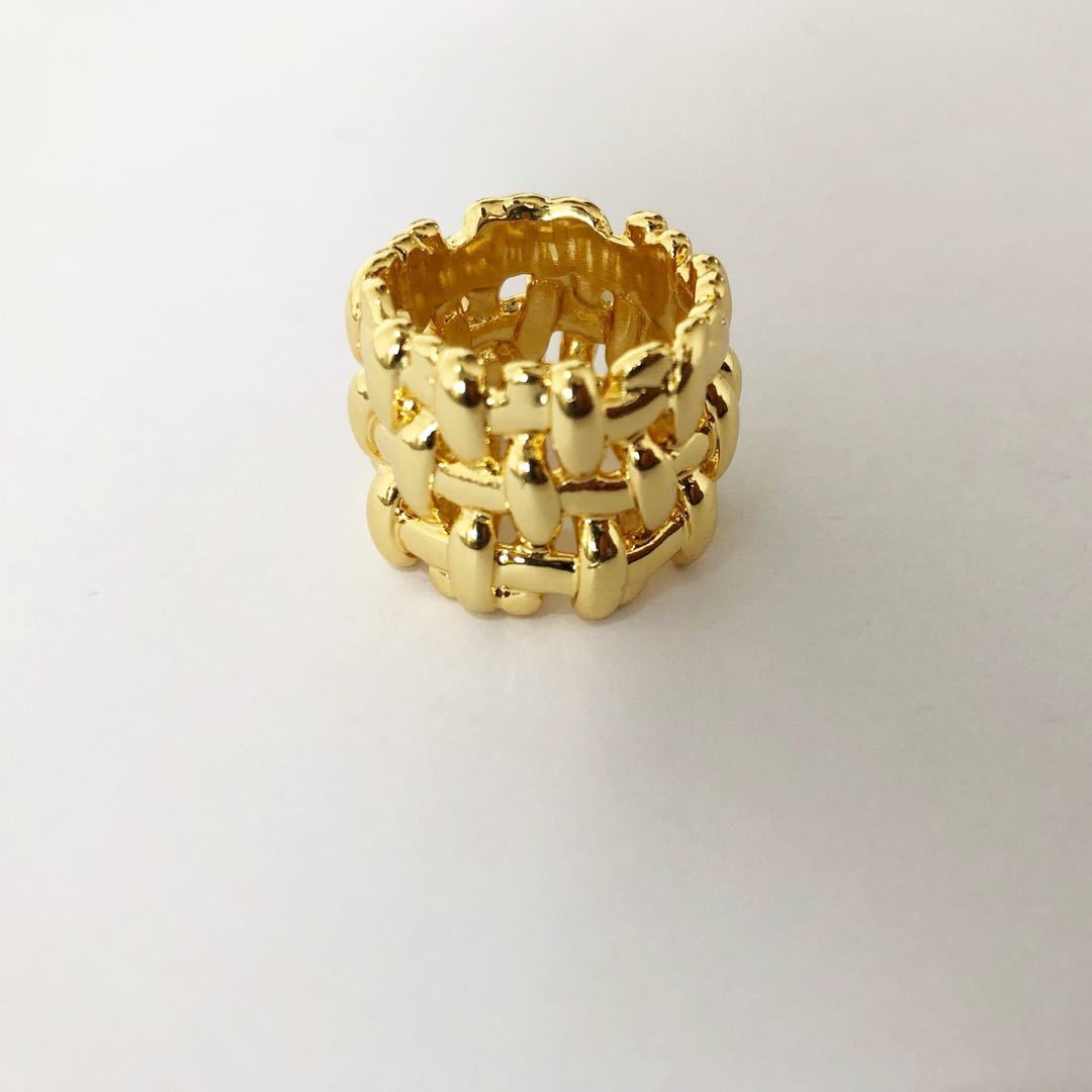 Designer ring Elegant unique personalized geometric metal woven ring design simple and fashionable ring free shipping Valentine's Day gift with b