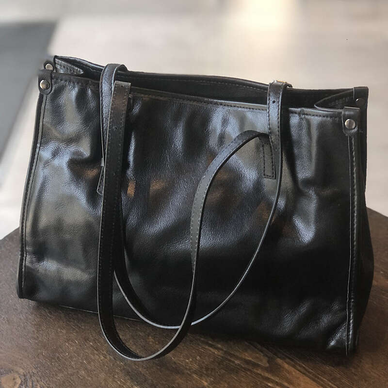 Genuine Leather Tote For Women Autumn Winter New Fashion Large Capacity Handbag Shoulder Bag First Layer Cowhide Commuter Bag High Quality High Qualit