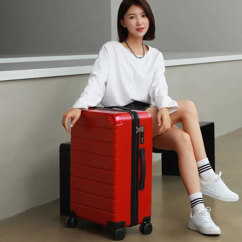 Travel Suitcase on Wheels Fashion Large Capacity Combination Lock Suitcase Student Zipper lightweight Rolling Luggage CaseW251024