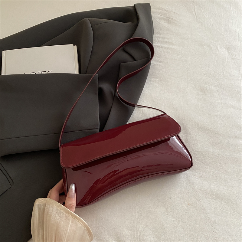 Fashionable and simple design baguette bag 2025 new commuter flip cover retro high appearance level shoulder bag free shipping hot sale