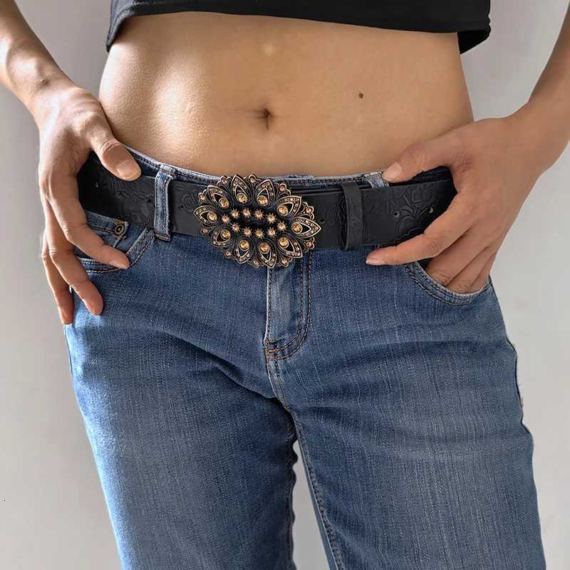 Punk Vintage Flower Belt For Men and Women Y2K Spicy Girl Embossed Waistband Gothic Accessories Western Cowboy Jeans Waist Strap W251024