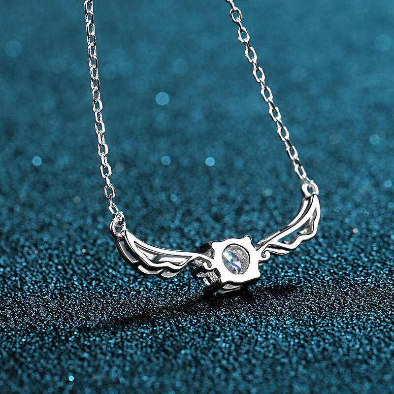 DHCollections-- S Pure Sier Female Angel Wings Simulated Dia Collarbone Straight 50 Points Moissanite Necklace