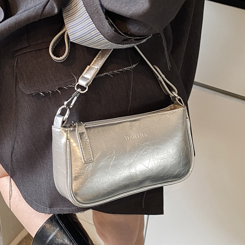 Luxury Brand Designer Bag High-Quality Textured Small Bag For Women 2025 New Summer Versatile Crossbody Bag Fashionable Super Popular Single Shoulder 