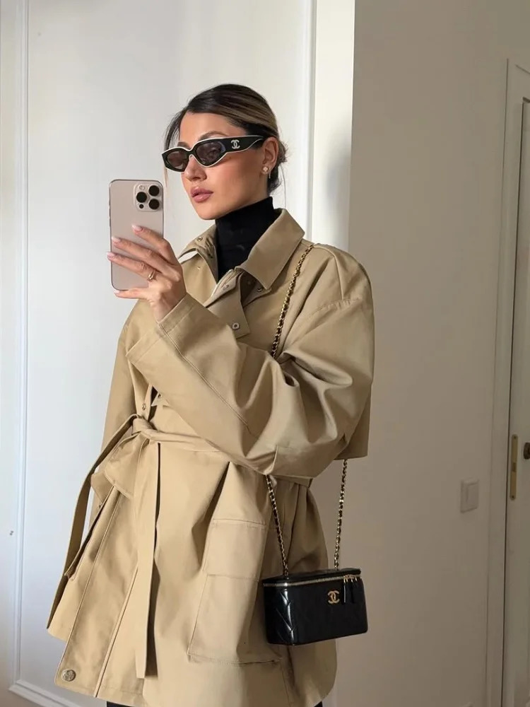 Casual Khaki Waistband Short Windbreaker Women Elegant Lapel Long Sleeved Pocket Single Breasted Jacket Autumn Daily Street Coat 251021