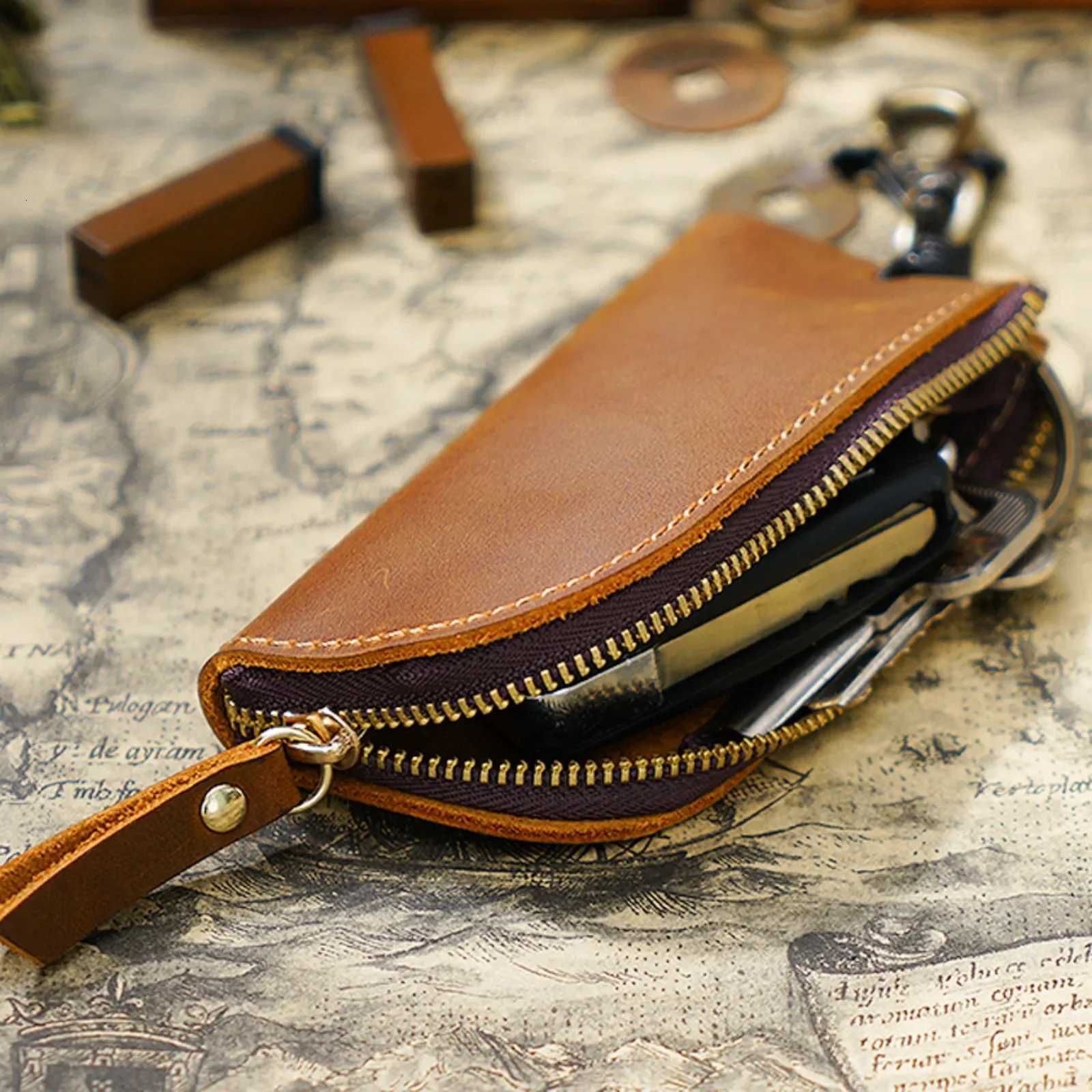 Genuine Leather Keychain Key Holder Vintage Keys Organizer Pouch Car Key Case Small Housekeeper Key Case Bag for Women Men Z251023