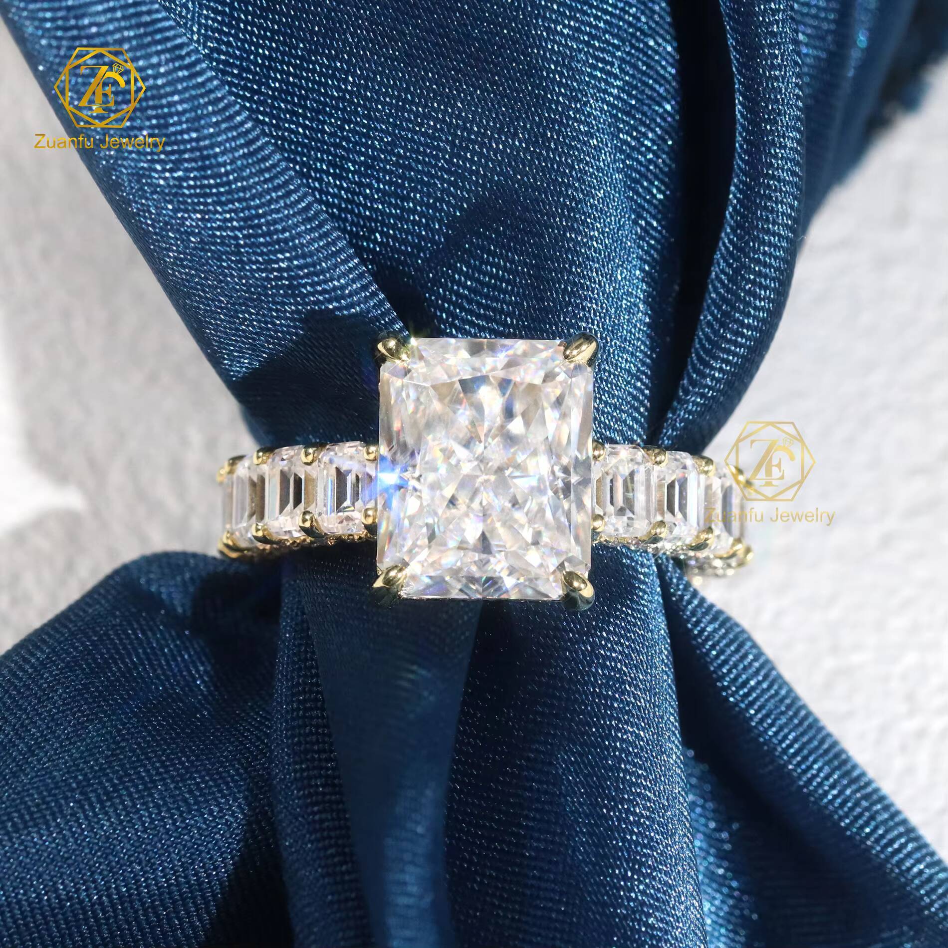 Wholesale 14K Solid Gold VVS Moissanite Diamond 9x11mm Radiant Cut and 3x4mm Emerald Wedding Engagement Ring