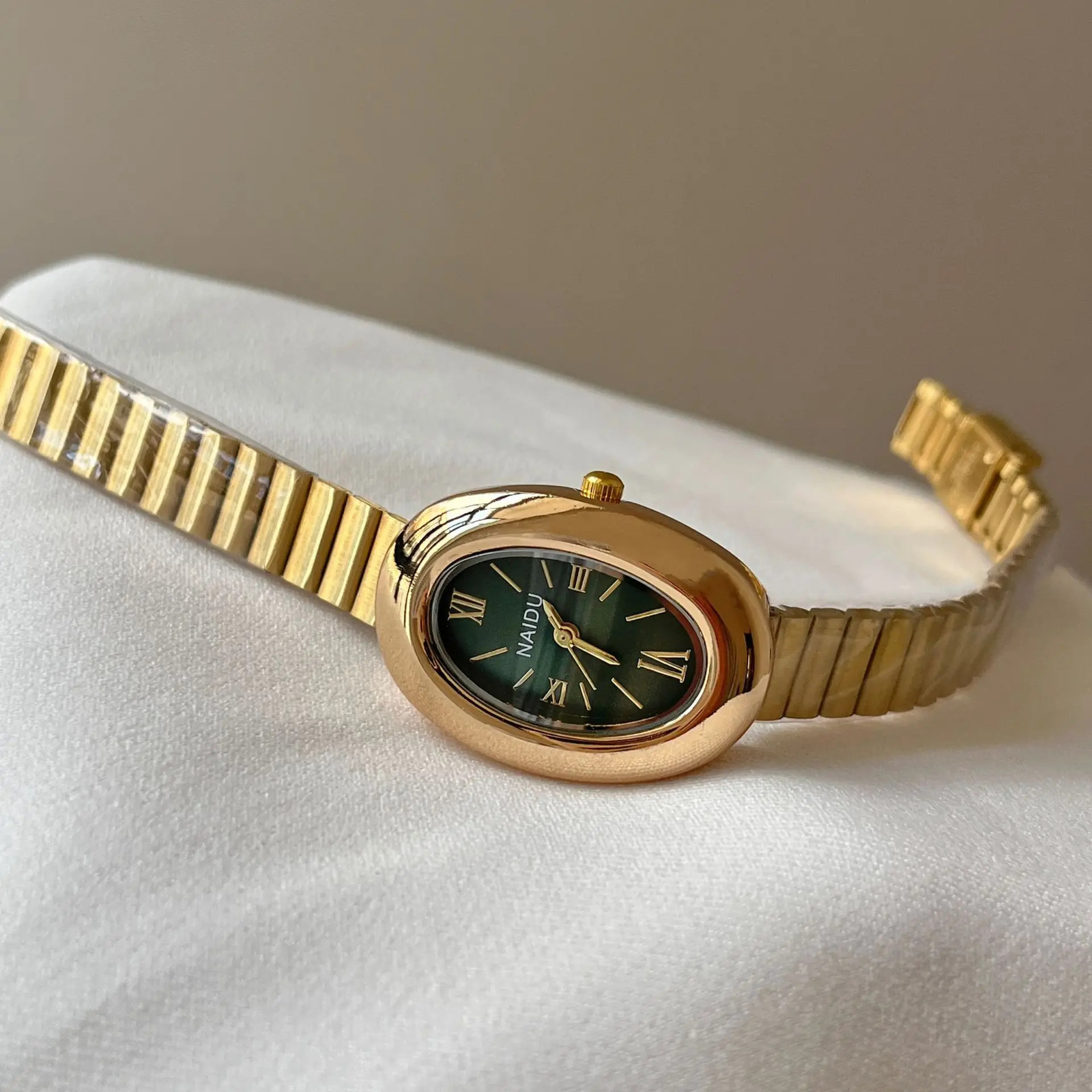 Women Watch Vintage Oval Dial Gold Watch Roman Numerals Steel Strap Ladies Girl Gift Wristwatch Clock Relojes 251021