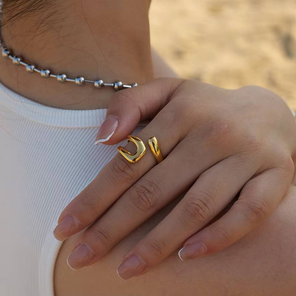 Hot Sale Classic Vintage Stainless Steel Hollow Irregular Ring Women Light Luxury Ring
