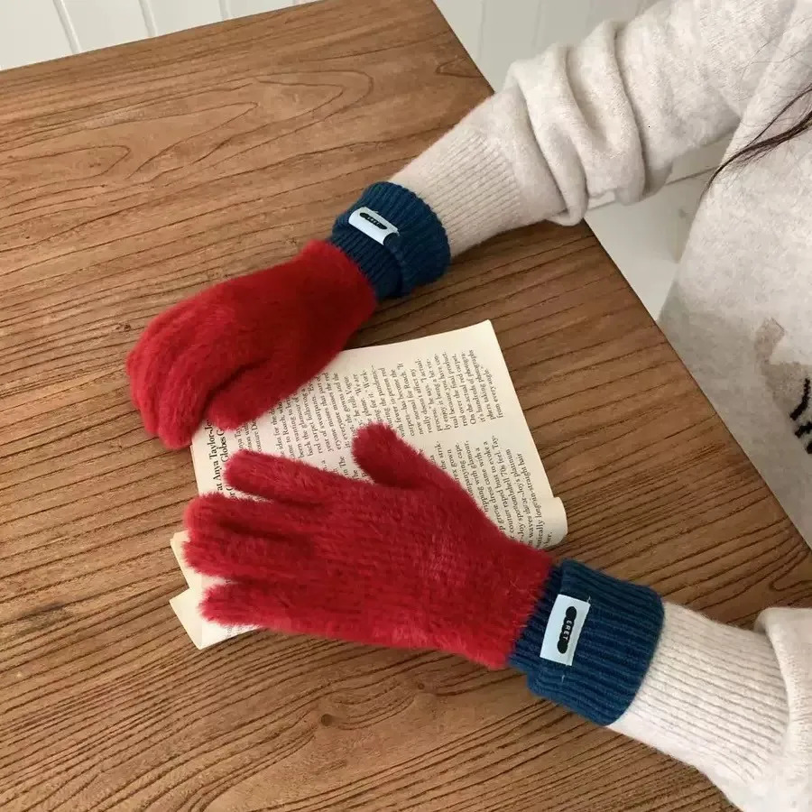 Color Matching Soft Waxy Plush Dew Finger Touch Screen Knitted Gloves Womens Autumn Winter Korean Ins Warm Cold Cycling Gloves 251023