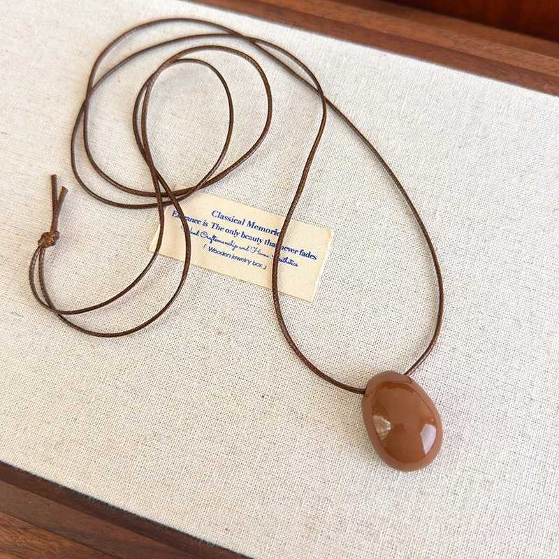 Vintage Metal Oval Pendant Necklace for Women Simple Black Rope Long Adjustable Sweater Chain Jewelry Accories GiftsXJ251024