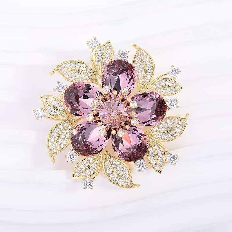 Brooch Designer luxury brooches Imitation Crystal Flower for Women men Exquisite Elegant Jewelry Accessory alloy plated 18K gold Festival gift