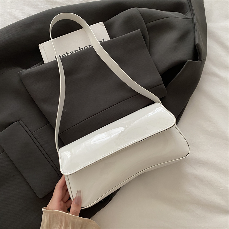 Fashionable and simple design baguette bag 2025 new commuter flip cover retro high appearance level shoulder bag free shipping hot sale