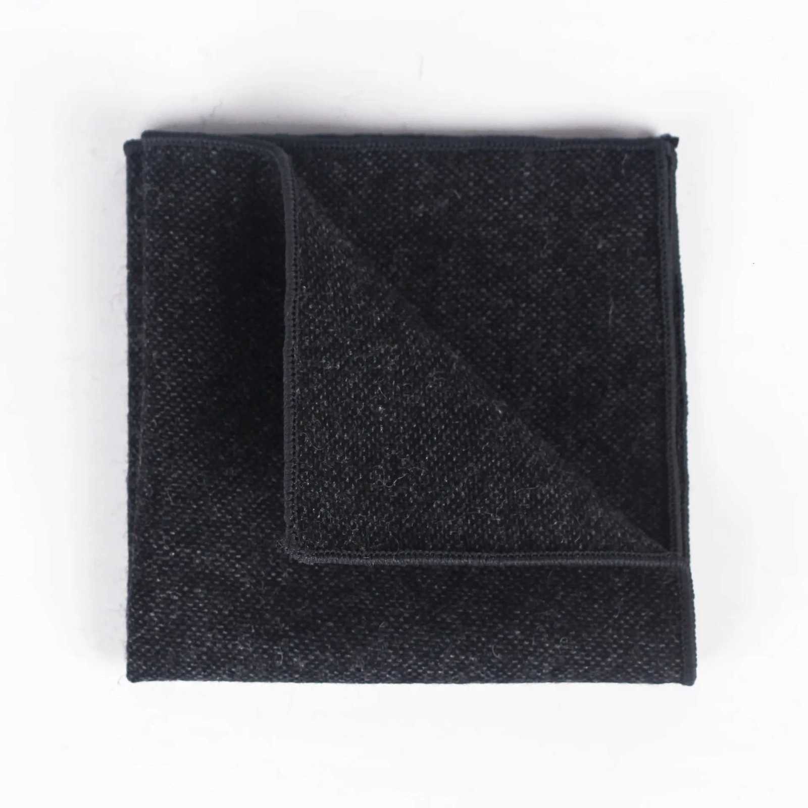 High Quty Hankerchief Scarves Vintage Wool Hankies Mens Pocket Square Handkerchiefs Plaid Solid Woollen Hankies 2323cm Y251024