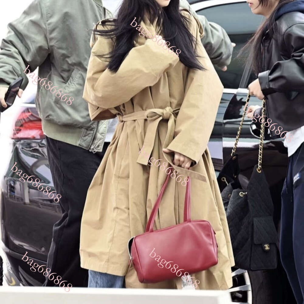 Designer Bag Tote Bag Shoulder Bag New Astra Bowling Sheepskin Shoulder Commuter Handbag Underarm Bag Boston