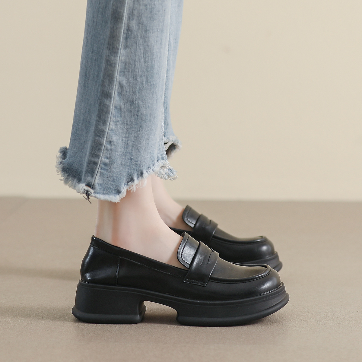 Weiwei Girl 158-1 Black Loafers for Women Soft Autumn Round Toe Thick Sole British Style Small Leather Plus Size Women's Shoes ddmythur