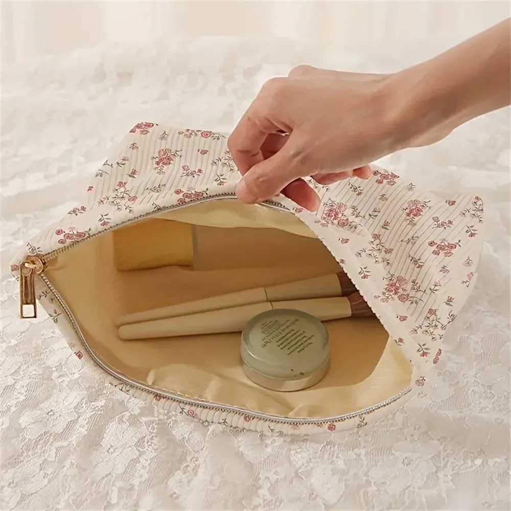Pink floral Cosmetic Bag Corduroy Zipper Makeup Organizer Lightweight Portable Cosmetic Storage Bag for Women Travel HandbagT251024