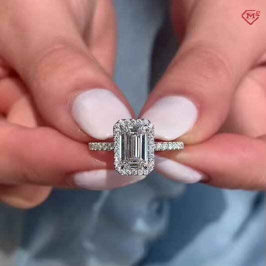 Luxury Moissanite Ring 14k18k Solid Gold Halo Setting Paved 25ct Emerald VVS Moissanite Engagement Ring for Women