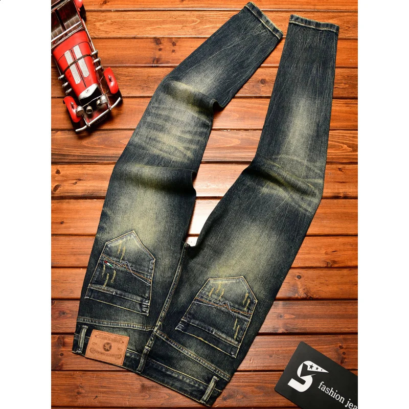 Retro vintage jeans men 2025 street nostalgic denim slim fit small foot Korean version fashionable pants 251017