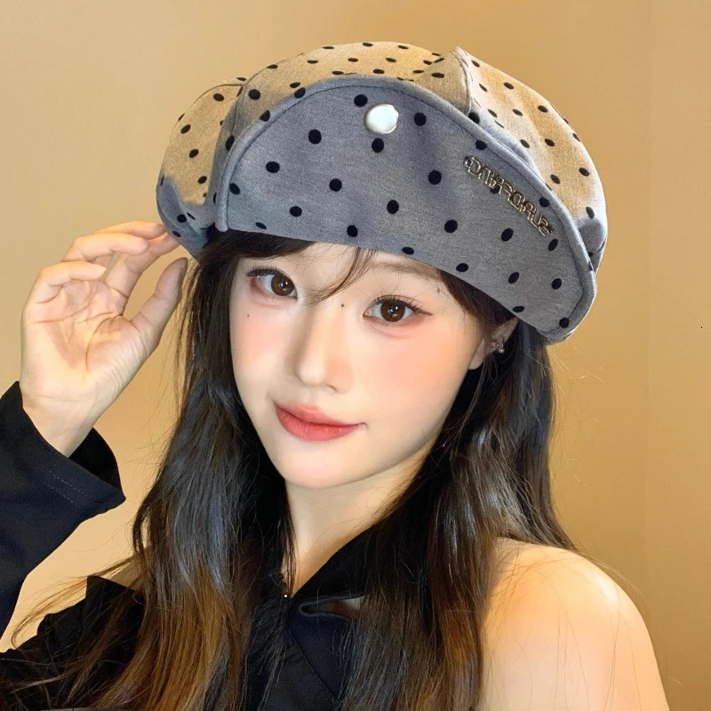 Korean Fashion Polka Dot Printing Cloud Berets for Women Spring Autumn Travel Versatile Show Face Small Sweet Retro Painter Hat 251023