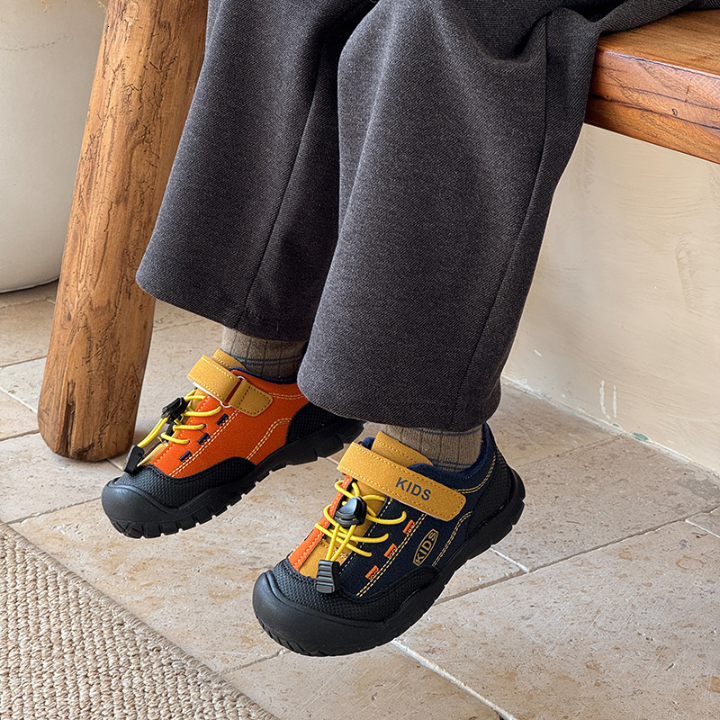 Children's cotton shoes, autumn and winter glowing shoes, new sports shoes, fashionable and trendy shoes, outdoor warm wool lining, casual childr