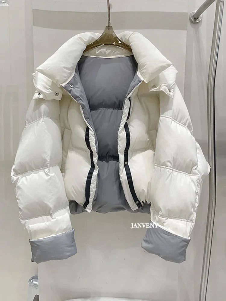 Janveny Winter Contrasting Color Hooded Cropped Puffer Jacket Women Two Sided Thickened White Duck Down Warm Bread Coat 251023