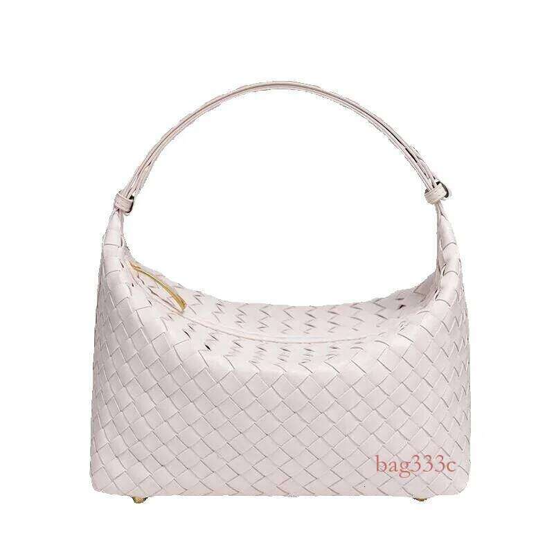 Hand-Woven Fashion Trend Single Shoulder Crossbody Casual Simple Handheld Lunch Box Bag