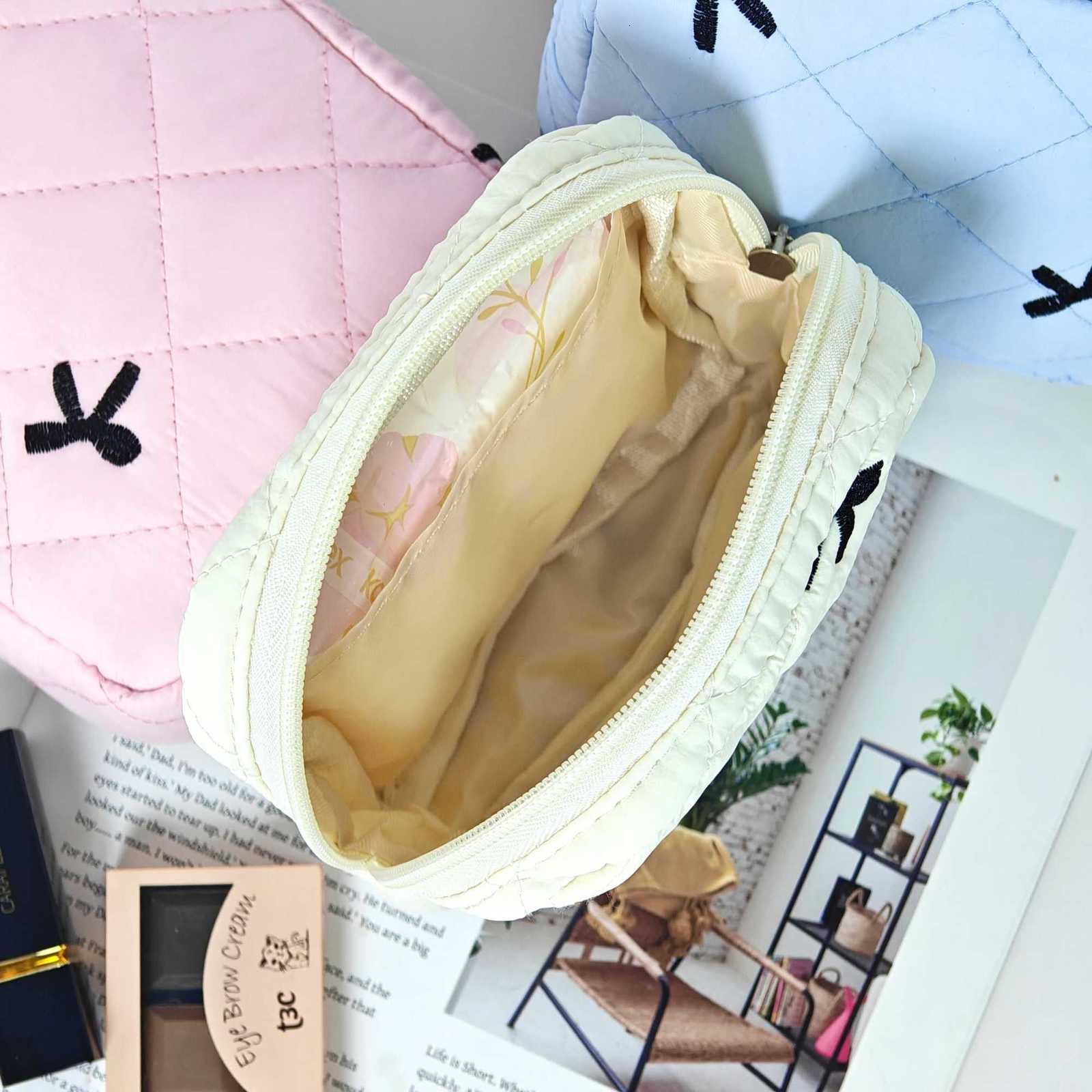 Bows Embroidery Craft Makeup Bag Cute Fashionable Simple and Versatile Suitable for Storing Small ItemsT251024