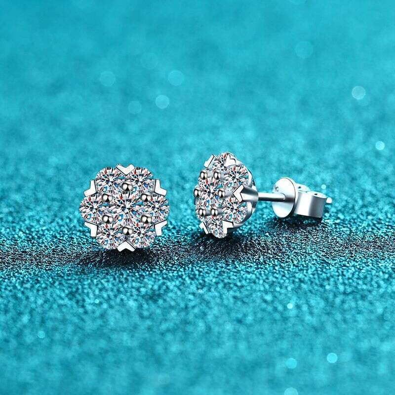 DHCollections-- XDY Pure Sier for Women Snowflake Style 48 160 Points Moissanite Earrings Studs Straight
