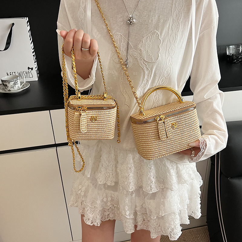 Luxury Brand Designer Bag 2025 New Trendy Fashionable Light Luxury Chain Shoulder Crossbody Bag For Women With Woven Pattern