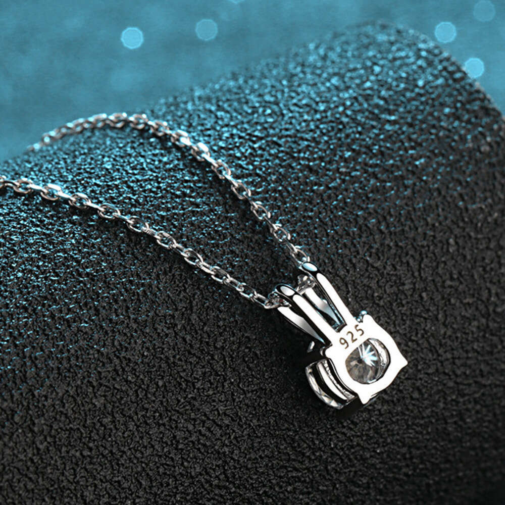 DHCollections-- S Pure Sier Four-Prong Women 80 Points Moissanite Rabbit Ear Knot Necklace Simulated Dia Collarbone Chain Straight