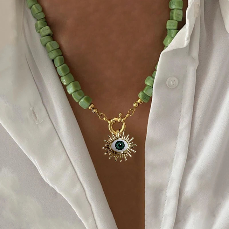 The latest Small Fresh Green Stone Beaded Necklace Copper Alloy Bigeville Eye Pendant Decoration Women Gilrs Birthday Gift 251016