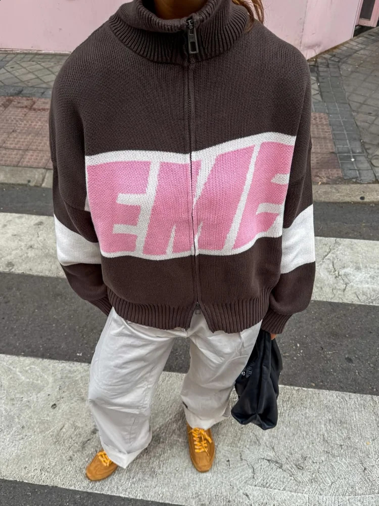 Letter Patchwork Knitted Sweater Women Casual Standcollar Loose Roundneck Sweater Lady Fashion Autumn Winter Knitwear 251023