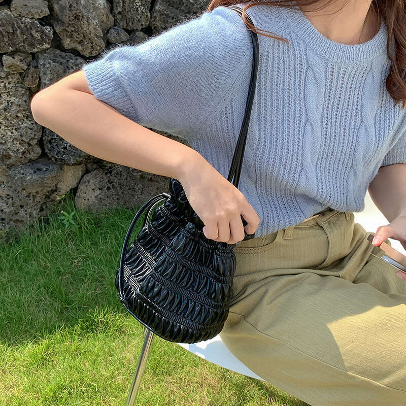 Korean Niche Wrinkled Soft Leather Elegant Shoulder Women's Casual Drawstring Lazy Style Handheld Bucket Bag B5