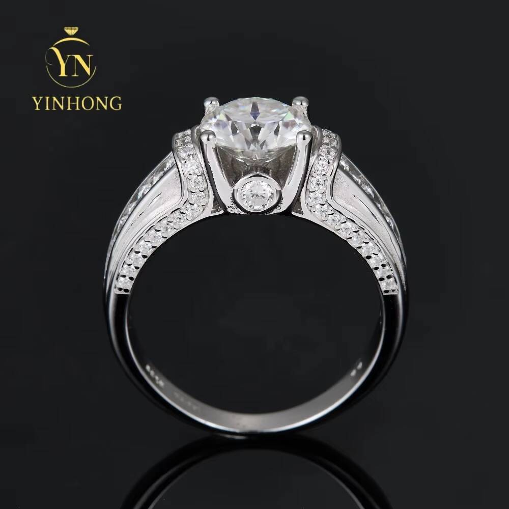 High Quality Wedding Jewelry S925 Silver Moissanite Mens Patterned Rings Round Cut for Mens Wedding Engagement Ring