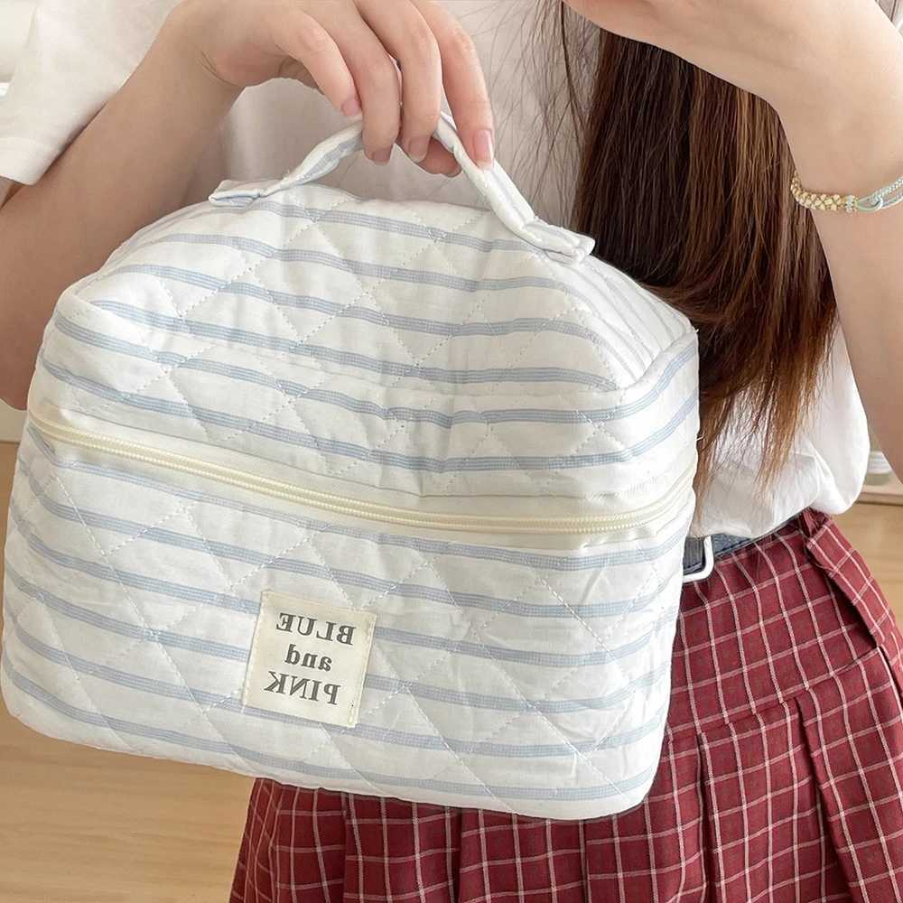 New Women Makeup Quilted Bag Ladies Tote Travel Organizer Cosmetic Storage Pouch Handbag Portable Simple Female Toiletry BagT251024
