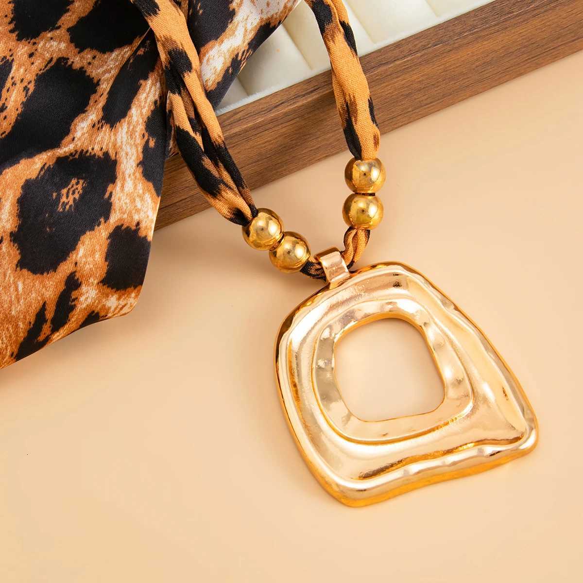 Ingemark 5 Styles Vintage Elegant Irregular Circle Heart Pendant Choker Necklaces for Women 2026 New Leopard Rope Chain JewelryXJ251024