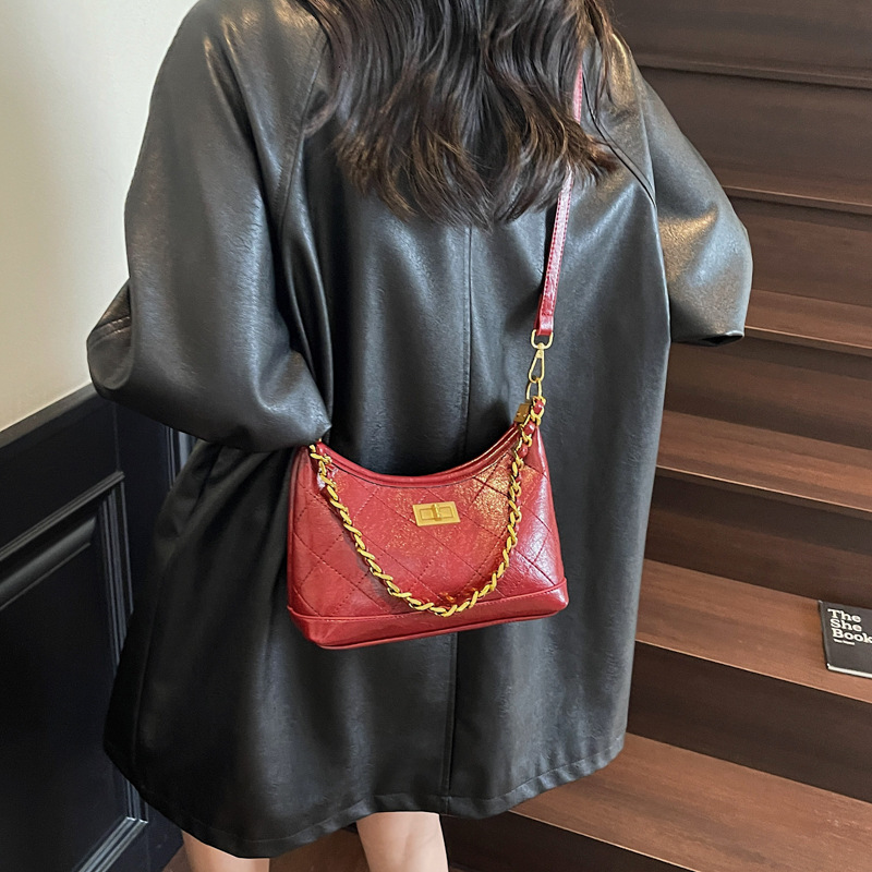 Luxury Brand Designer Bag Style Quilted Chain Underarm Bag For Women 2025 New Trendy Fashion Single Shoulder Crossbody Bag Versatile Hobo Bag