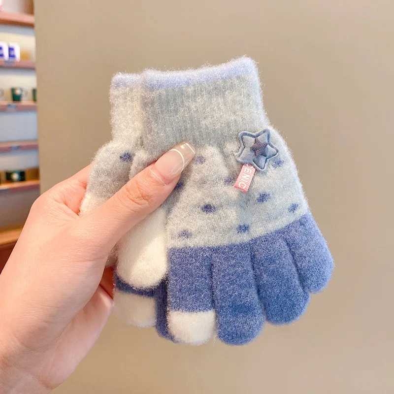 Cute Star Baby Knitted Gloves Autumn Winter Toddler Kids Full Finger Gloves Windproof Warm Girls Boys Mittens Y251024