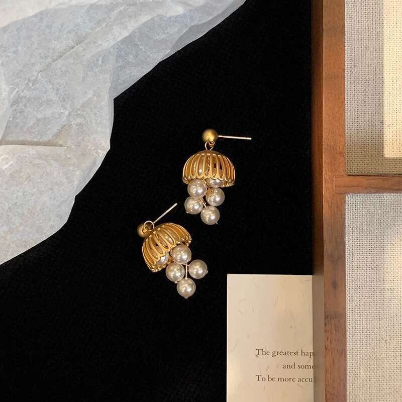 French Bell Pearl High-End Niche Versatile for Women Fashionable Light Temperament Tassel Drop Earrings